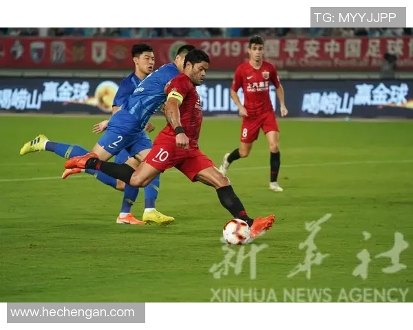 江苏队与上港队精彩集锦回顾赛场瞬间尽显足球魅力与激情