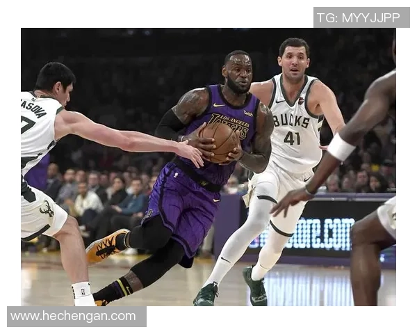 湖人队与雄鹿队激战正酣2009年12月16日经典对决回顾